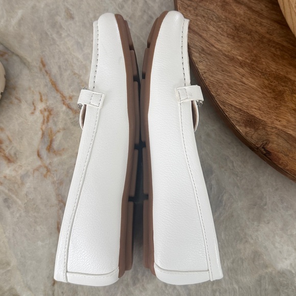 Calvin Klein white slip on loafers silver hardware NWOT 6.5 - Picture 6 of 9